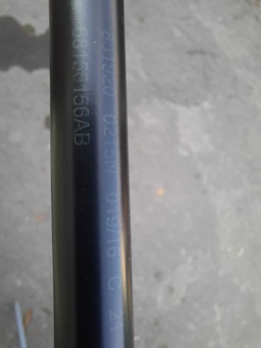 амортизатори капота