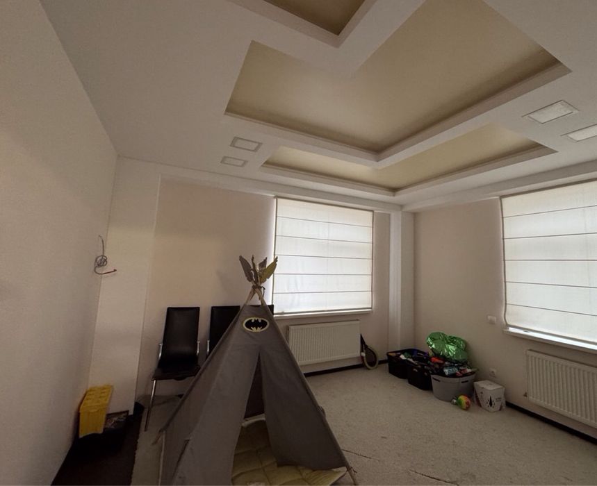 Продам 5 кімнатну квартиру. Лівий берег. Ремонт. Меблі. Техніка