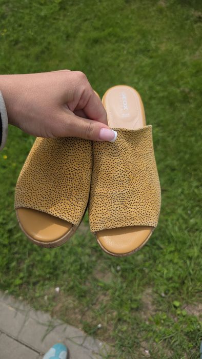 Buty damskie klapki na obcasie geox 39