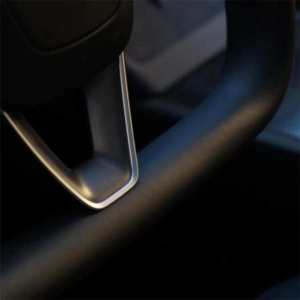 Entrega incluída - VOLANTE YOKE Tesla Model 3 Highland & Model Y Juniper - 2024 - 2026 - ENTREGA incluida
