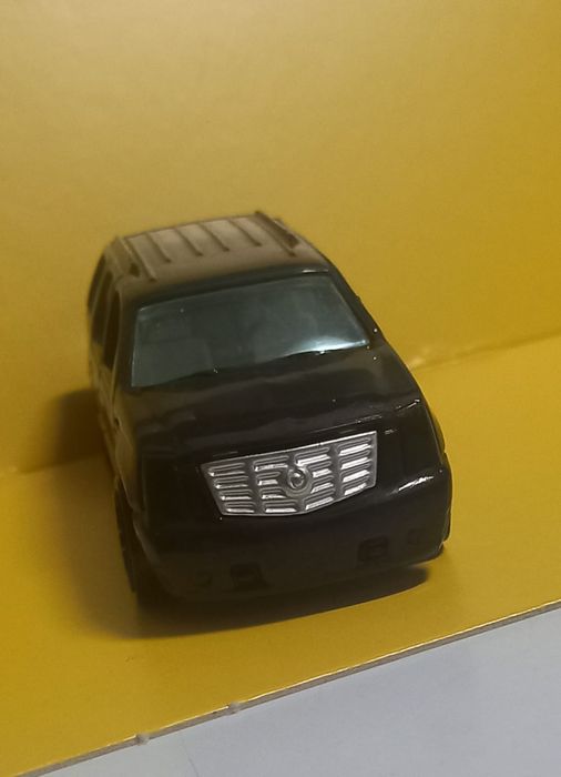 07 cadillac escalade hot wheels