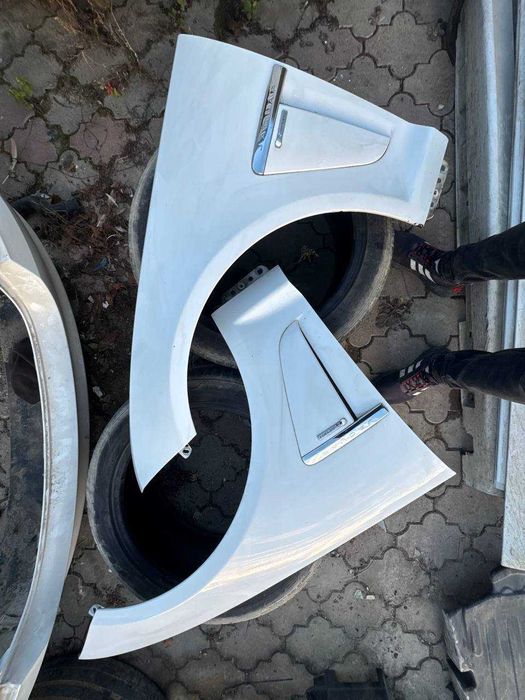 Передні Крила до Jaguar XF X250 2008-2015 (ціна за шт.)