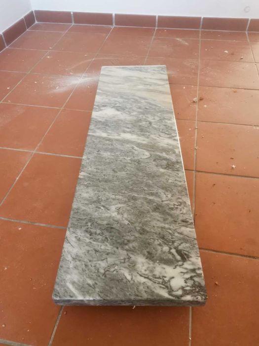 Tampo de Mármore para Ilha ou Bancada – Excelente Estado