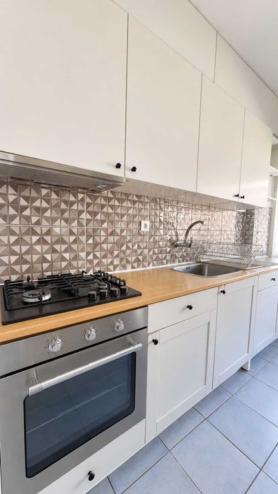 Apartamento T1 para arrendamento em Queluz, a apenas 2 minutos a pé da estação.
