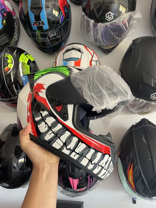 Capacete Jockey novo.