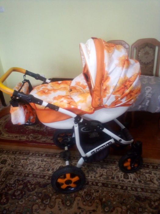 Продам коляску  для дівчинки