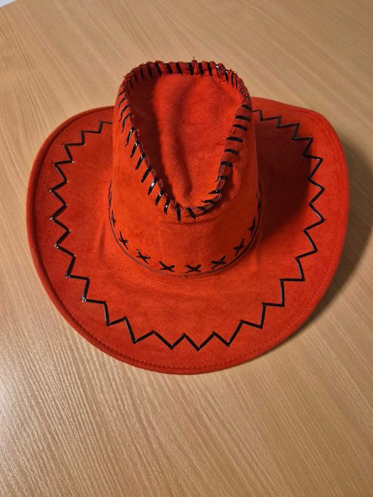 Kapelusz kowbojski czerwony