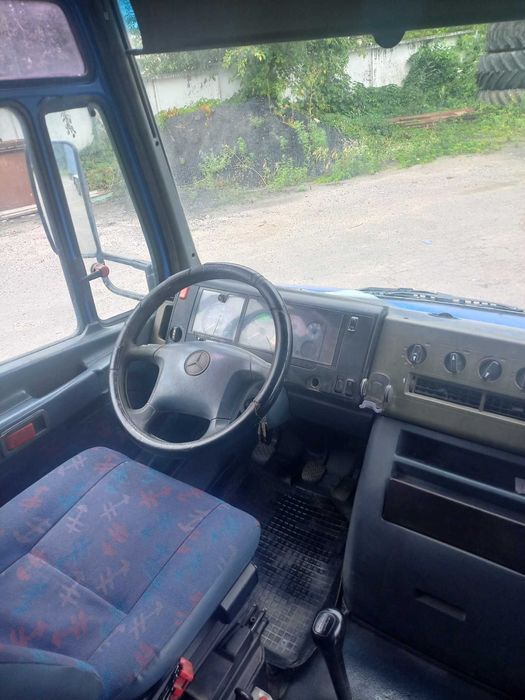 Вантажний автомобіль Мерседес Бенц ВАРІО