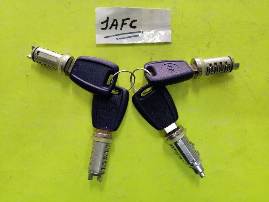 Kit de 4 canhões com chave das portas Fiat Doblo NOVO