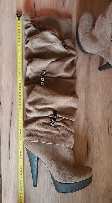 Kozaki wysokie na platformie