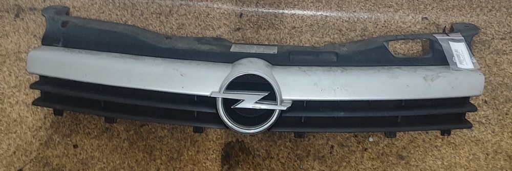 Opel Astra h grill atrapa