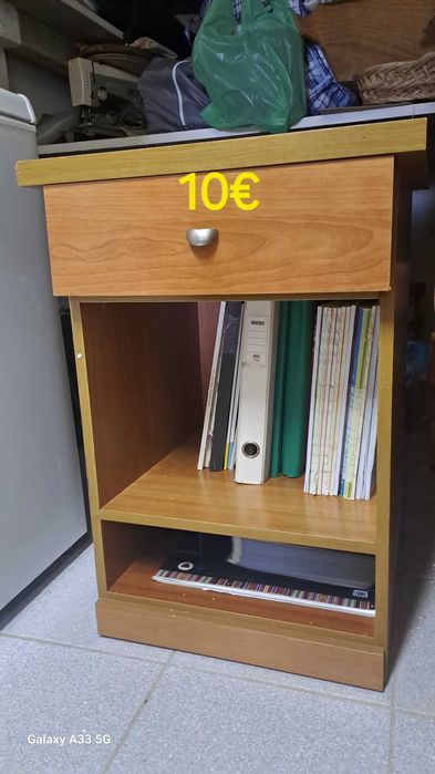 Vendo diverso mobiliário