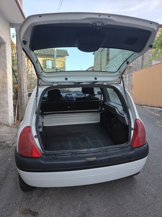 Renault Clio 1.9D 64CV