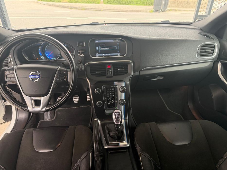 Volvo V40 1.6 d2 R-Design