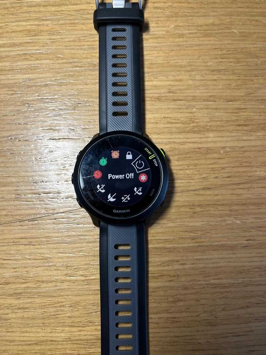 Garmin Forerunner 55 smartwatch z doskonałą baterią + kabel