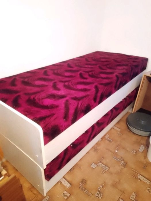 Dwa łóżka pojedyńcze