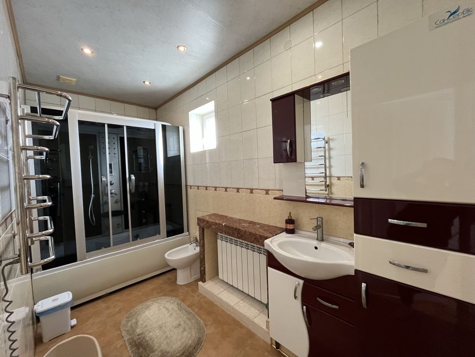 Подобова оренда кімнати в будинку в Берегові, біля термальних басейнів