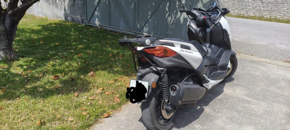 Yamaha X-Max 300