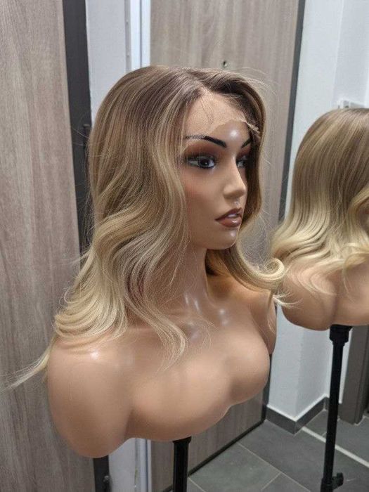 Kręcona peruka blond ombre na koronkowej siatce Lace Front Wig