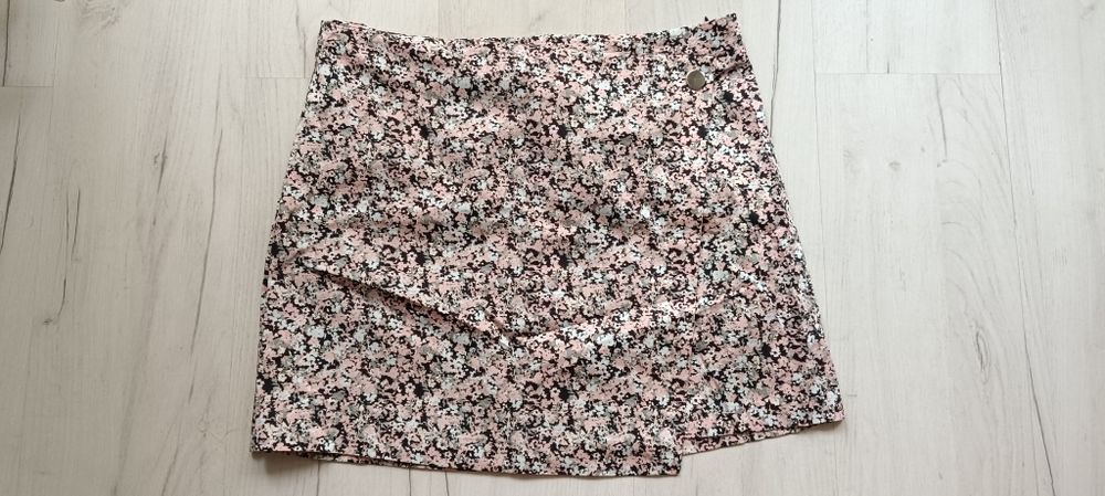 Spódnica Mohito w drobne kwiaty
