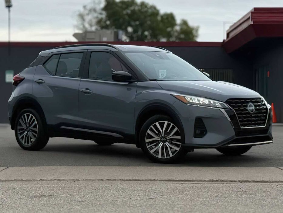 Nissan Kicks SR      2023