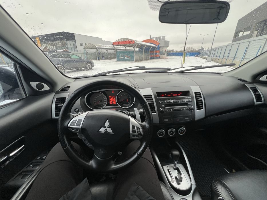 Продам Outlander XL