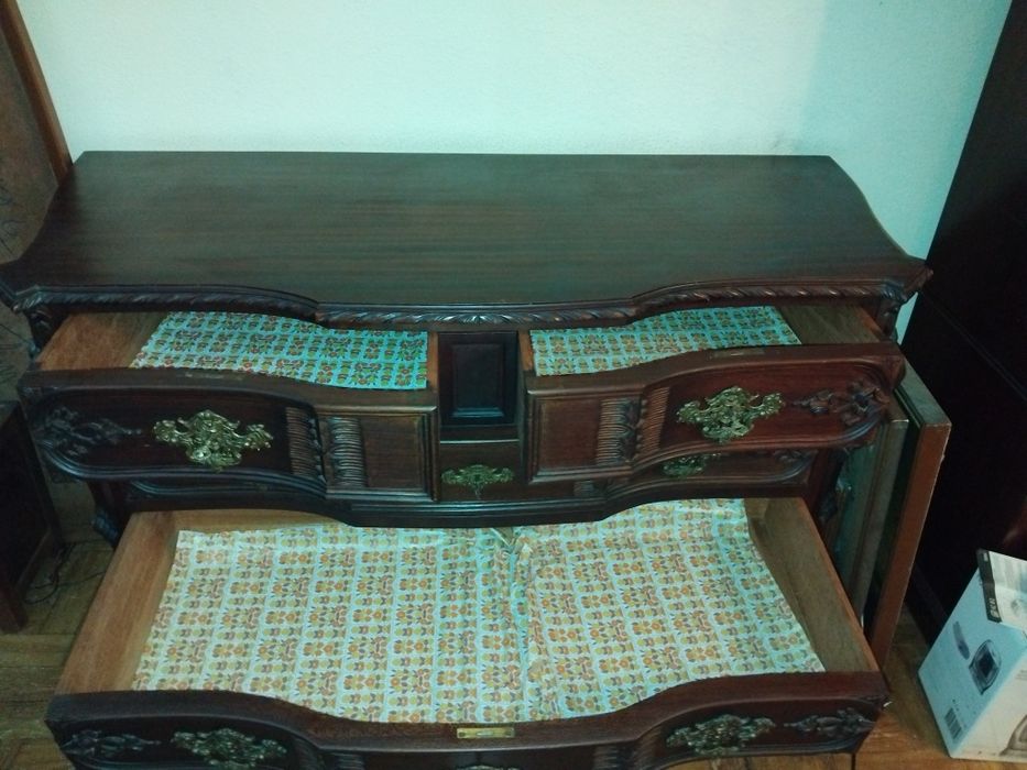 Cómoda estilo Luís XV