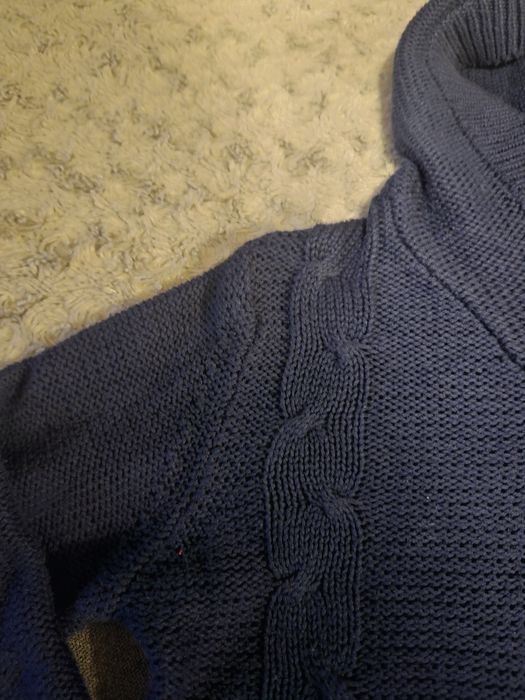 Sweter granatowy rozmiar 134
