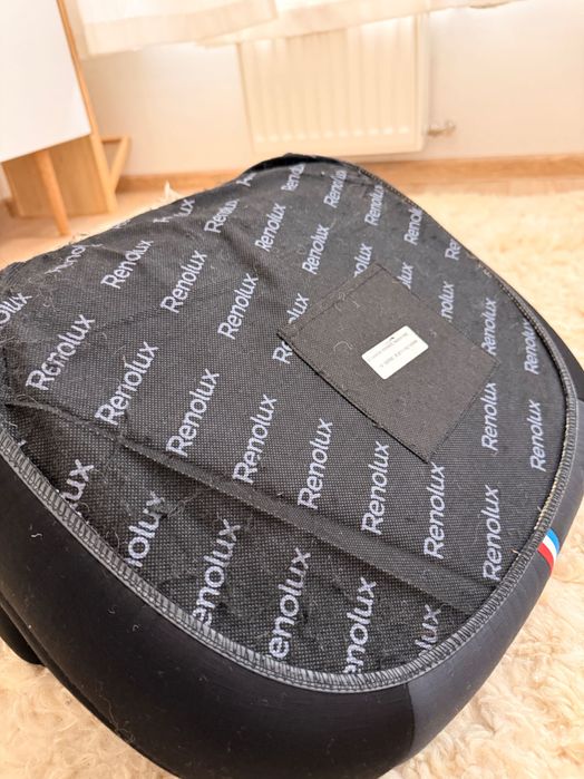 Дитяче автокрісло-бустер бренду Renolux, модель Confort