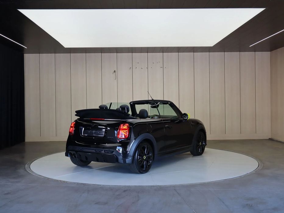 MINI Cabrio Cooper Aut. JCW