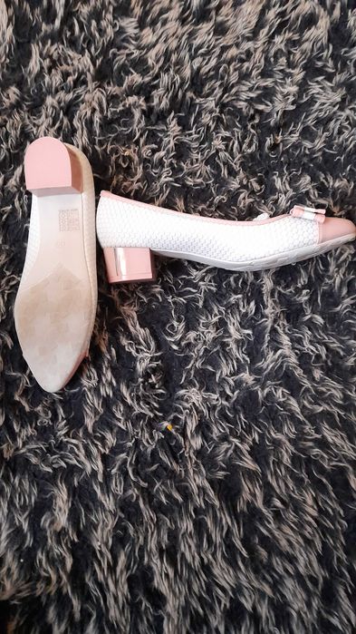 Buty rozmiar 40 na obcasiku
