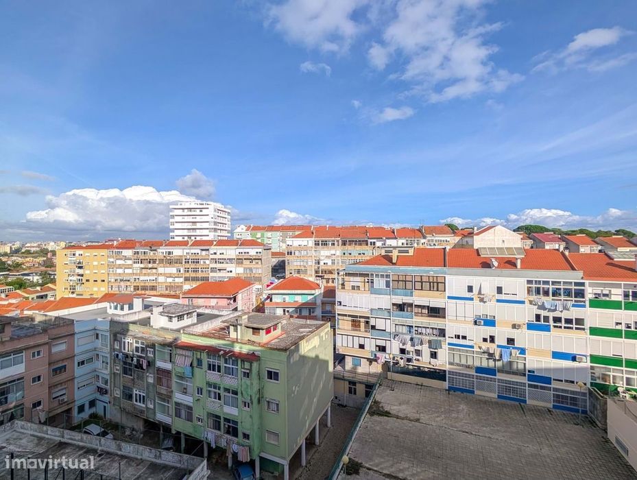 T3 Almada com Varanda