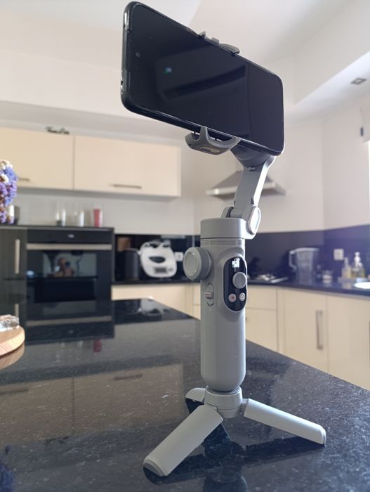 Estabilizador de imagem para Smartphone (Gimbal) Aochuan Smart X Pro