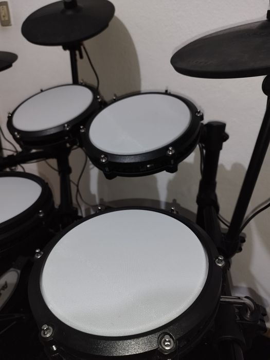 Bateria Eletrónica Alesis Nitro Max + Extras (Como Nova)