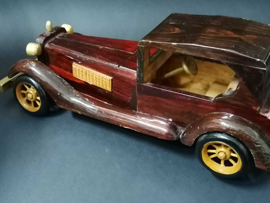 Carro Antigo em Madeira 38x12x14 cm