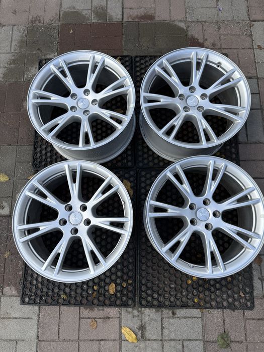 Оригінальні диски tesla model y модел вай гарний стан 5 114,3 r19