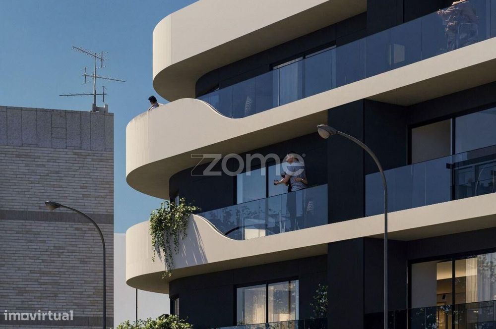 Commercial/Servicess Store – Dom Nuno Building