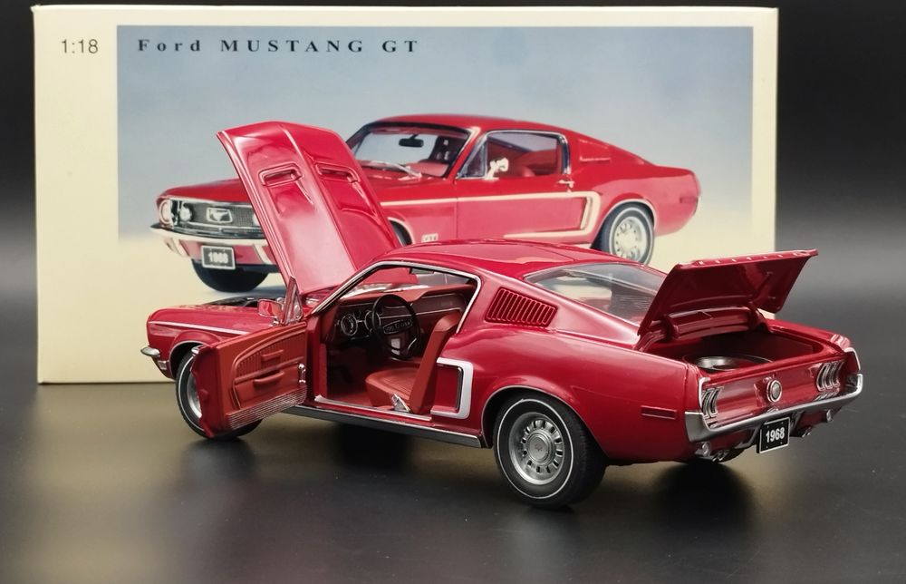 1:18 AUTOart 1968 Ford Mustang GT 390 Red