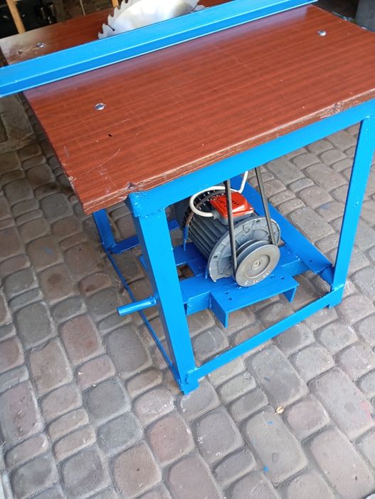 Циркулярно пильний станок