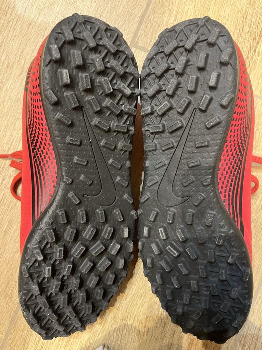 Buty piłkarskie turfy Nike 39