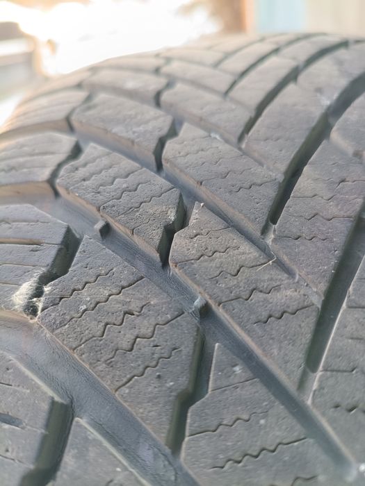 Резина зима 205/55/16 Continental