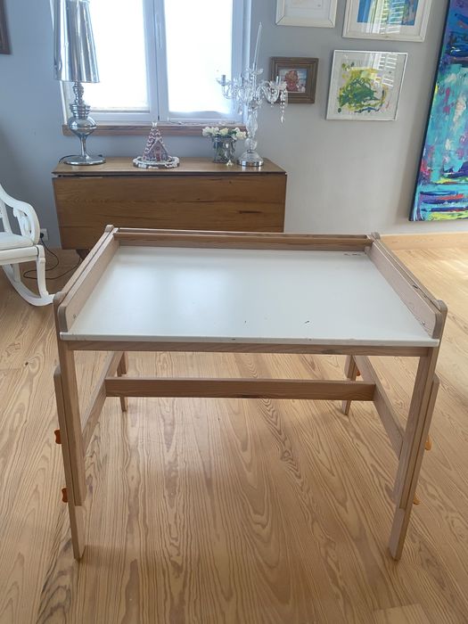 secretaria de madeira