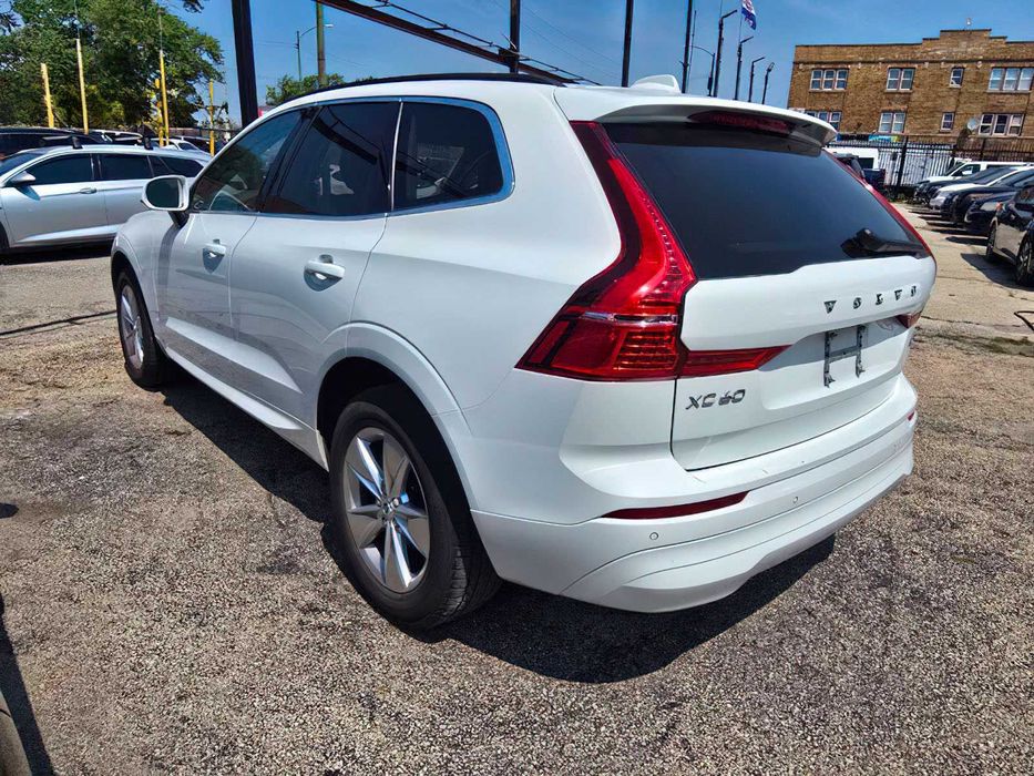 Volvo XC60 B5 Momentum      2022