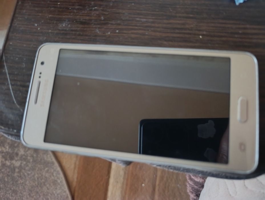 Samsung телефон .