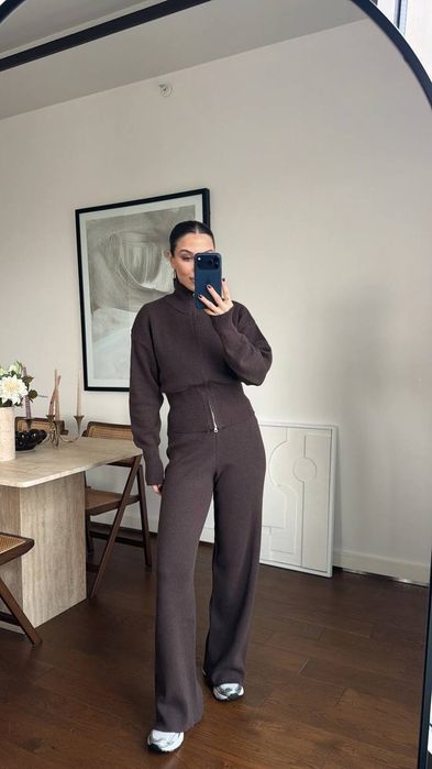 Костюм з двома замками,замочками,вязаний,з палацо,кардиганом на замку,