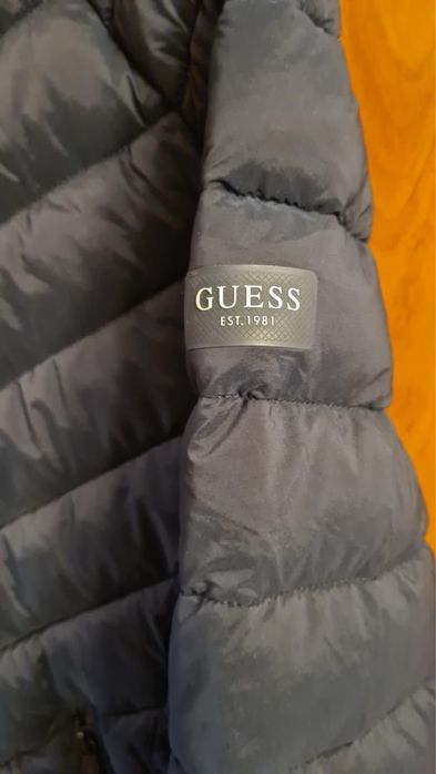 Kurtka Guess jak nowa