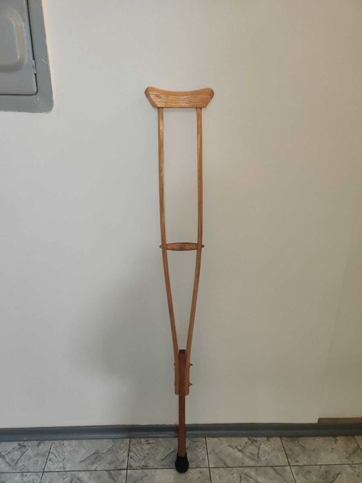 Костыль деревянный  130мм,б\у