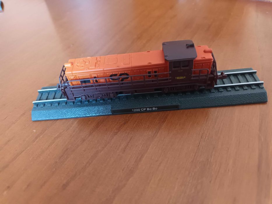 Miniaturas locomotivas tipo H0