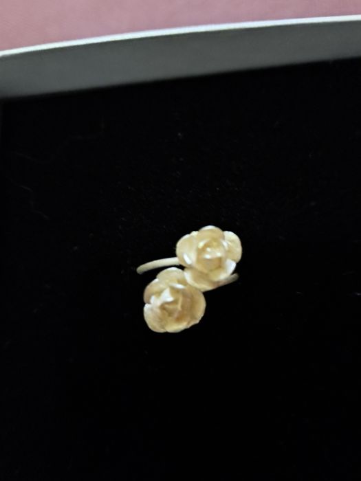 Anel em prata com duas flores