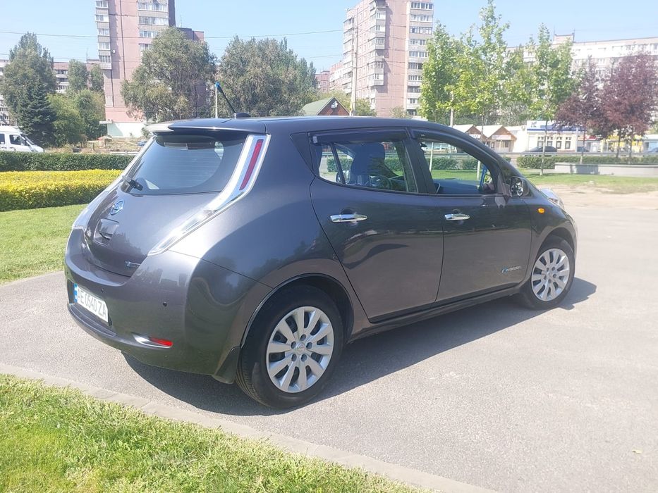 Продам Nissan Leaf 2013